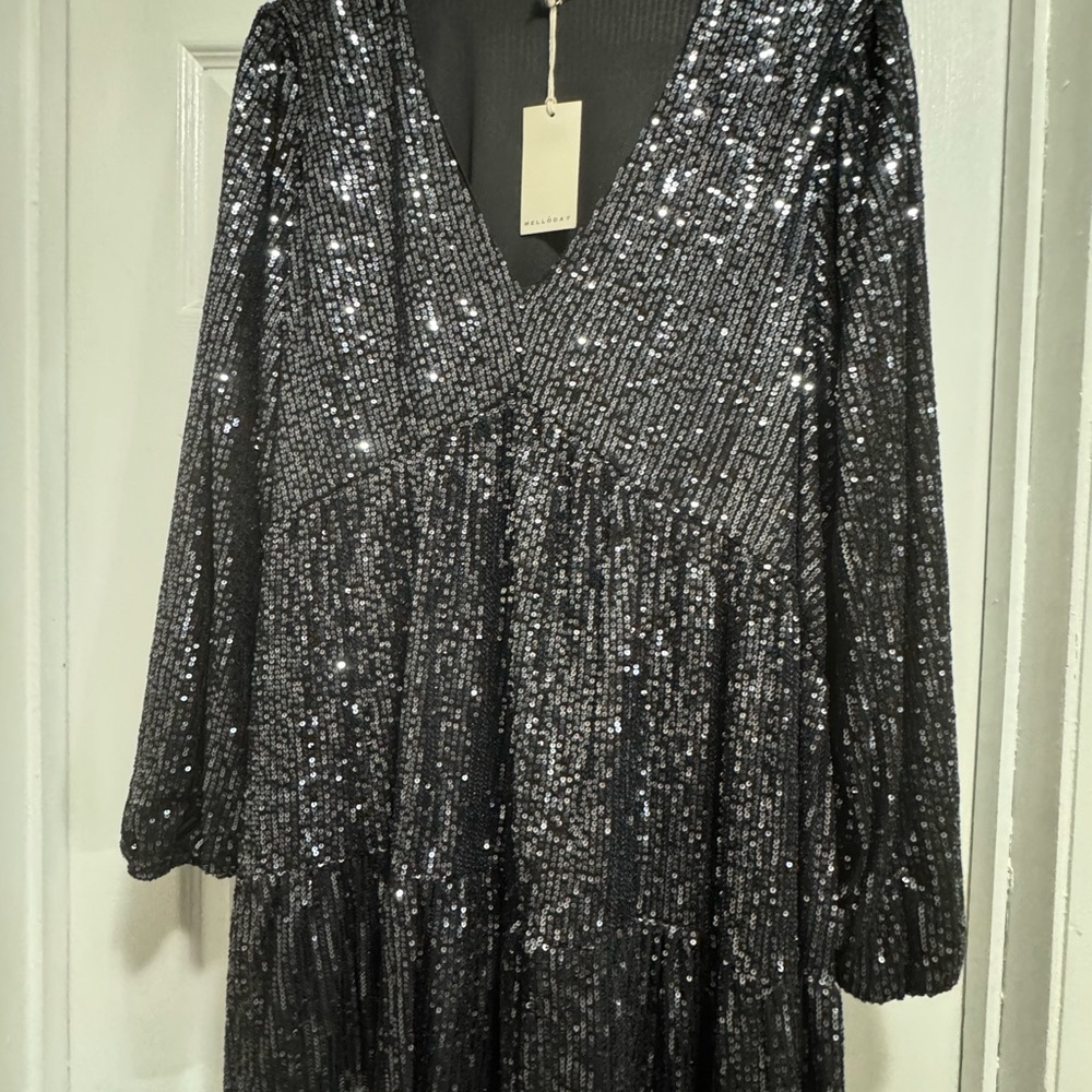 MELLODAY Black Sequin V-Neck Mini Dress